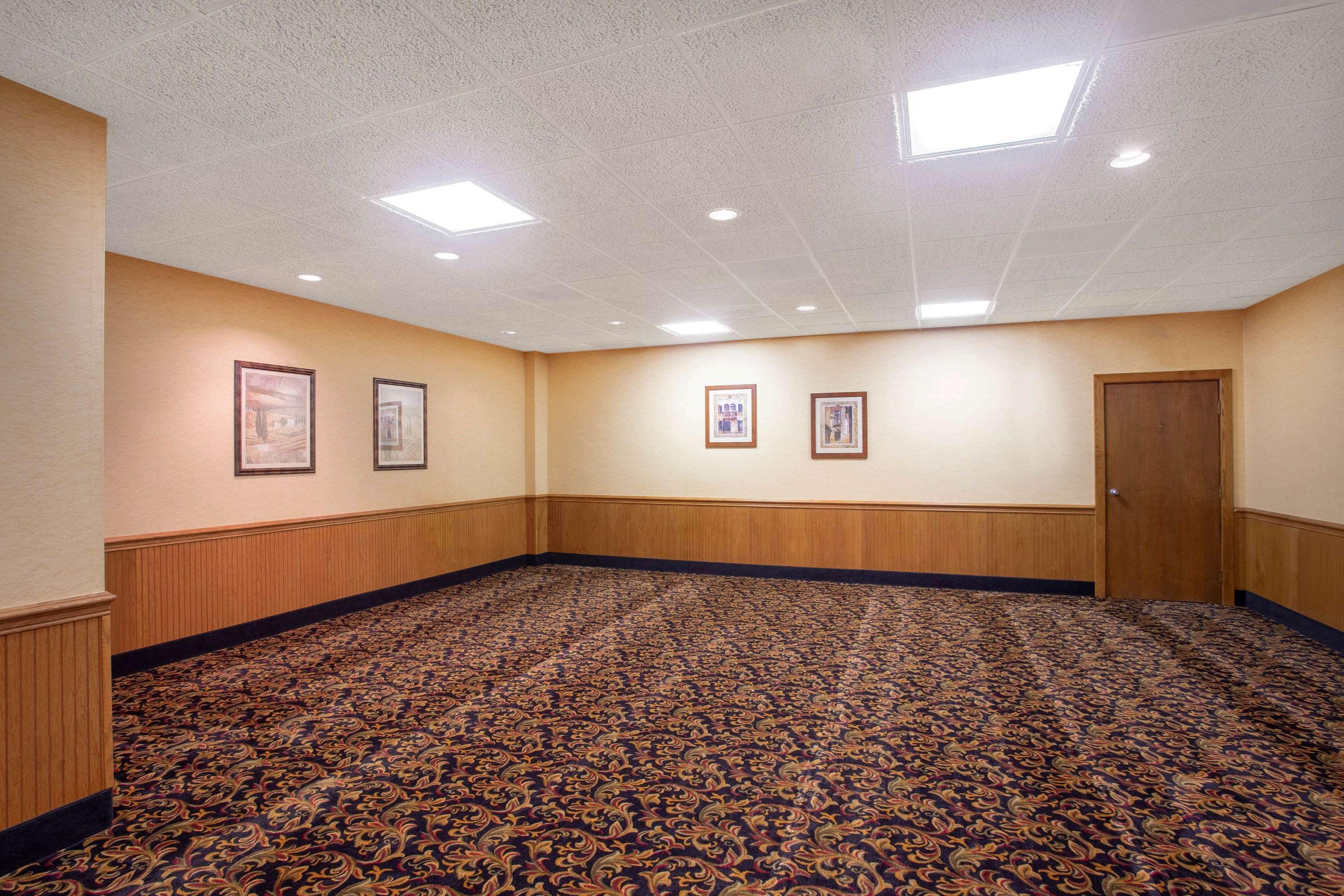Super 8 By Wyndham Erie/I 90 Kearsarge Exterior foto